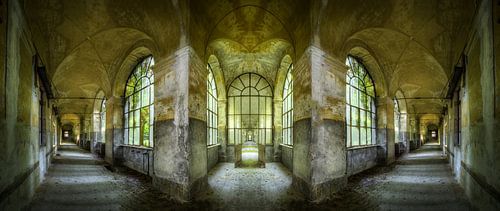 Couloir avec séparation à trois voies