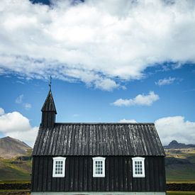 Iconische zwarte kerk (Búðakirkja) in IJsland van Lennart ter Harmsel