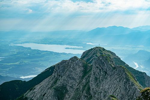 Topkruis met de Ostallgäu en de Forggensee op de achtergrond