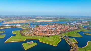 Heusden historique au bord de la Meuse sur Eye on You