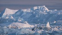Eisberge in Grönland in der Mitternachtssonne