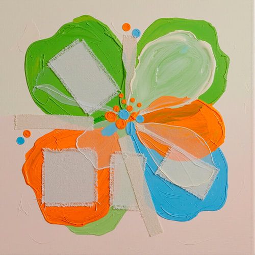 Flowering Energy - Abstrakte Frühlingsblume in Farbe von Studio Pieternel