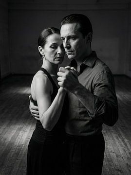 The closeness that promises nothing by Klaus Tesching - Art-AI