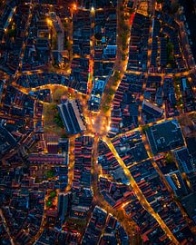 Die historische Innenstadt von Zwolle zur blauen Stunde