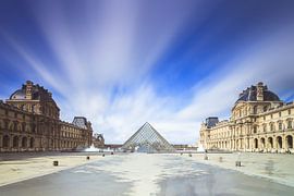 Louvre long exposure by Dennis van de Water