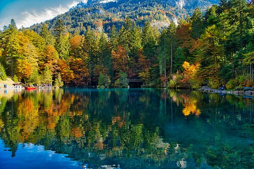 Blausee im Herbstkleid