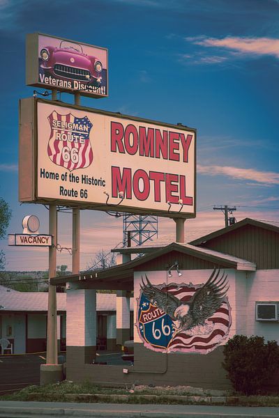 Route 66 Amerika, motel met reklameborden van Inge van den Brande