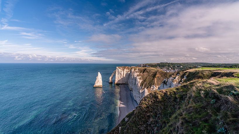 Étretat Blues, The cliffs of Étretat by Gijs Rijsdijk