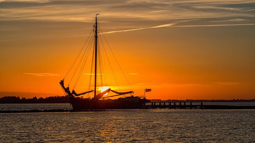 Zeilschip afgemeerd voor de nacht par Bram van Broekhoven