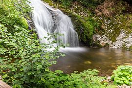 Schöner Wasserfall im Schwarzwald von Hans-Bernd Lichtblau