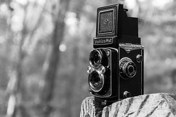 Yashica Mat Mittelformat-Fotokamera in schwarz/weiß