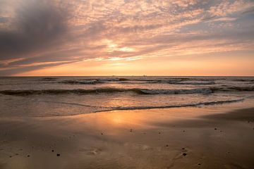 Sonnenuntergang am Strand von Julianadorp von KB Design & Photography (Karen Brouwer)