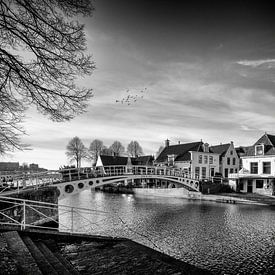Vestingstad Dokkum - Brug over Klein Diep - Friesland (NL) van Rick Van der Poorten