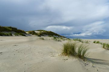 Nuages sur la plage est de Baltrum sur Anja B. Schäfer