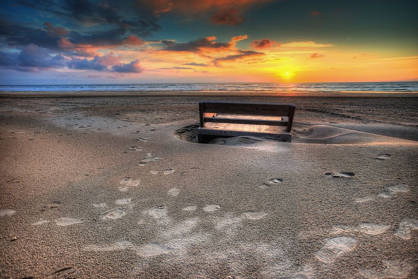 At the beach von Richard Marks