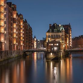 Die historische Speicherstadt in Hamburg am Abend von MS Fotografie | Marc van der Stelt