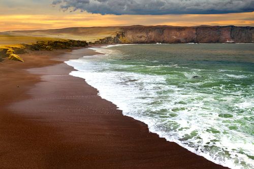Het rode strand, playa roja, Peru