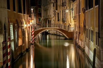 Pont dans la vieille ville de Venise sur Sabine Wagner