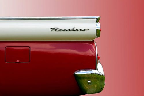 Heckflosse des 1959 Ford Ranchero in Rot-Weiß - Einzigartiger amerikanischer Pickup-Klassiker