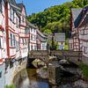 Das malerische Dorf Monreal in der Eifel von Reiner Conrad