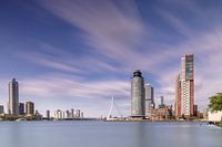 Mouvement dans la ville de Rotterdam, Ligne d'horizon et nuages
