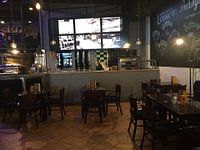 Bruin caffee