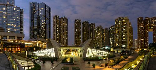 Wolkenkrabbers in de schemering