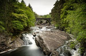 Invermoriston Brücke mit Stromschnellen