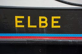Sea tug Elbe proudly on the bow. by scheepskijkerhavenfotografie