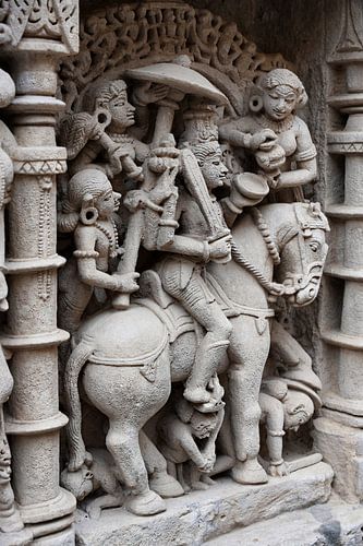 De fascinerende beeldhouwwerken van Rani Ki Vav