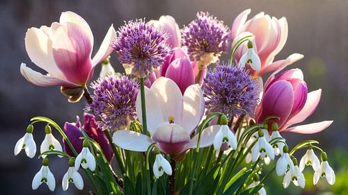 Frühlingserwachen in zartem Rosa – Magnolien und Schneeglöckchen im Tau