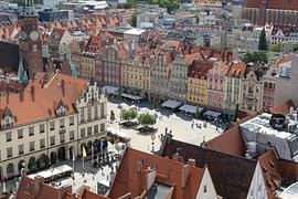 Breslau – wo farbenfrohe Geschichte, stimmungsvolle Gassen und malerische Brücken aufeinandertreffen.