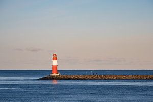 Mole an der Ostseeküste in Warnemünde