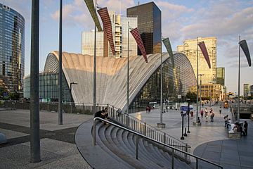 Golden hour @ La Defense train station sur Rob Boon