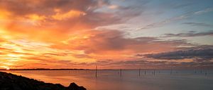Fischernetze bei Sonnenuntergang an der Nordsee