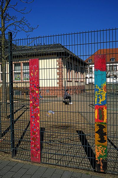 Lonely in the schoolyard by Thomas Riess