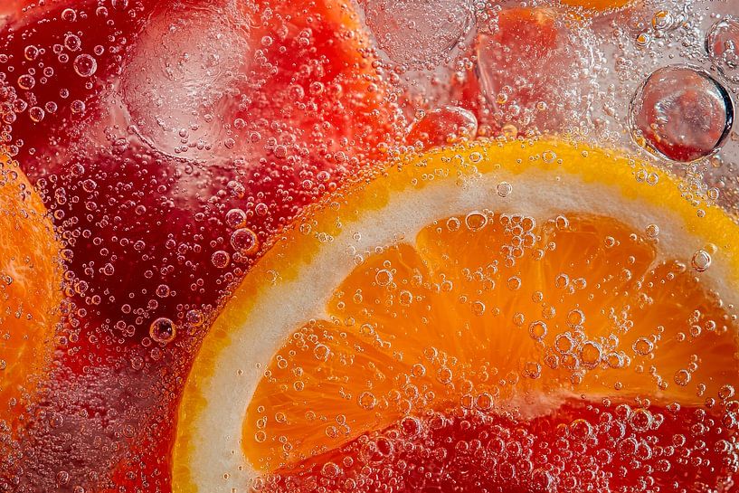 Sparkling citrus fruits in a glass by Poster Art Shop