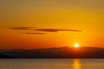 Zonsondergang in Chalkidiki - Griekenland van Puravida - Fotografie en fotokunst