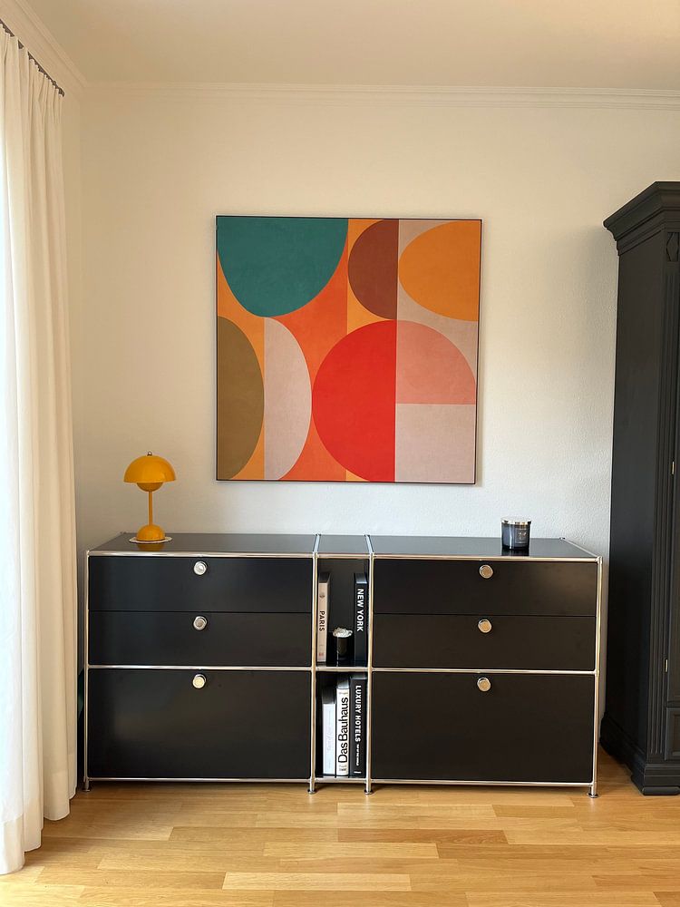 Bauhaus, runde abstrakte geometrische Formen Serie, Bild IV  von Ana Rut Bre 