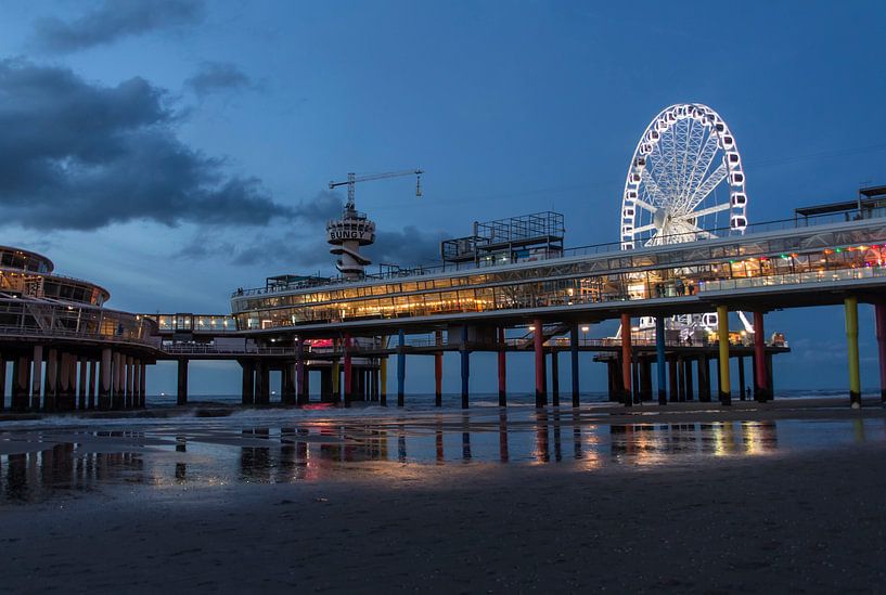 The Pier by night von D. Henriquez