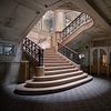 Cage d'escalier dans un vieux théâtre sur Tim Vlielander