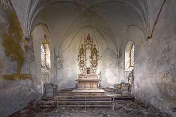 The abandoned and dilapidated chapel