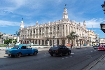 Straatbeeld Centrum Havana van Tom Hengst