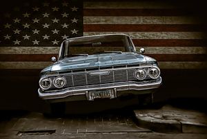 Chevrolet vor US-Flagge von marco de Jonge