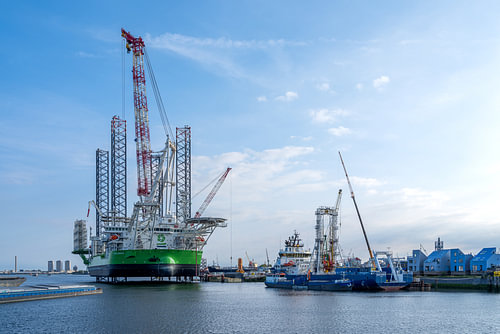 La Norse Energi dans le Waalhaven à Rotterdam. sur MS Fotografie | Marc van der Stelt