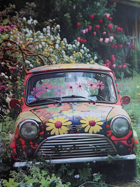 Alter Mini Cooper mit Hippie Blüten bemalt Sixtees von gm_designs