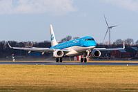 KLM Embraer 190 Landing op Amsterdam Airport Schiphol