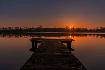 Sonnenaufgang am See von Dennie Jolink