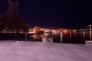 Nachtelijk dorp van Christer Andersson