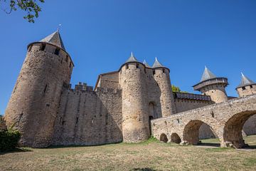 Kasteel Comtal in de oude stad Carcassonne in Frankrijk van Joost Adriaanse